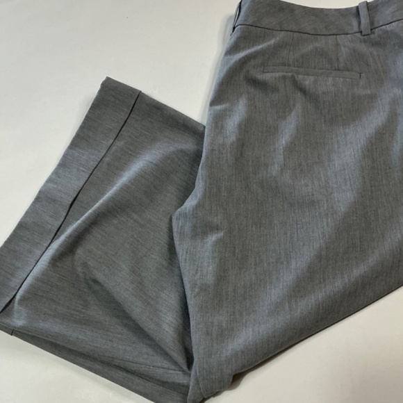 The Limited Y2K Cassidy Fit  women’s cuffed gray gaucho pant  size 8 - Picture 6 of 8